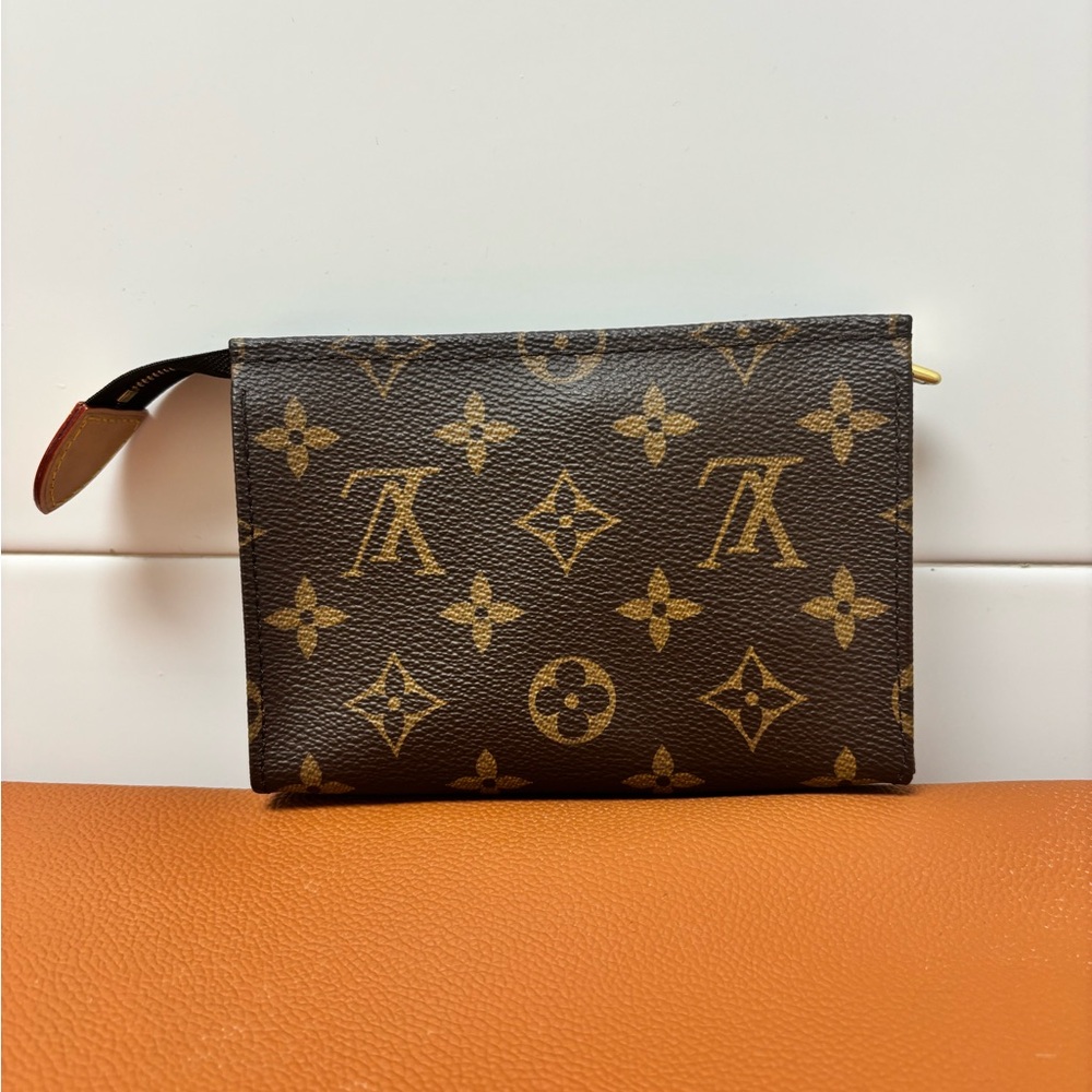 Louis Vuitton toiletry 15 hot pink interior